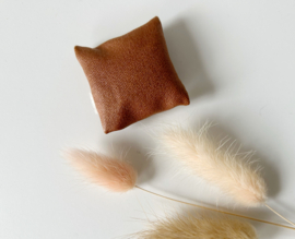 Living room | pillows | 4x4cm | artificial leather cognac