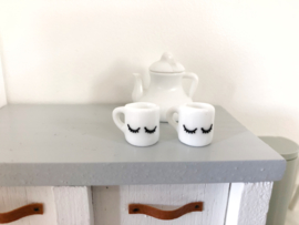 Kitchen | tableware | cups sleepy eyes