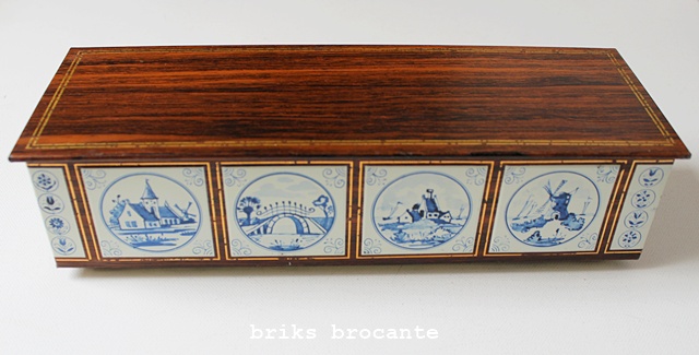 blik houtdecor met tegeltjes