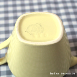 melkkannetje Royal Sphinx pastelgeel