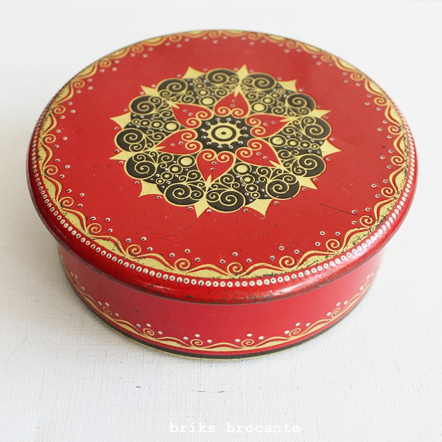 blikje rood met goud