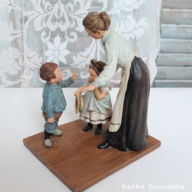 beeldje Ot en Sien met juffrouw