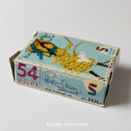 mini puzzle Miss Petticoat