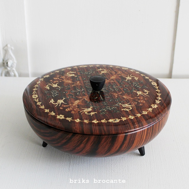blik met houtdecor