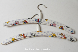 set vintage kledinghangers - kind