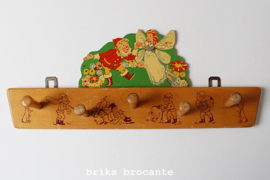 houten kinderkapstok kabouters met elfje