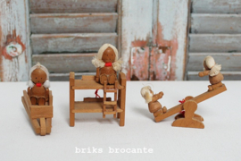 vintage houten hangers in kerstblik