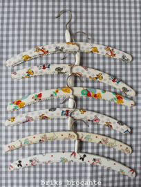 set vintage kledinghangers - kind