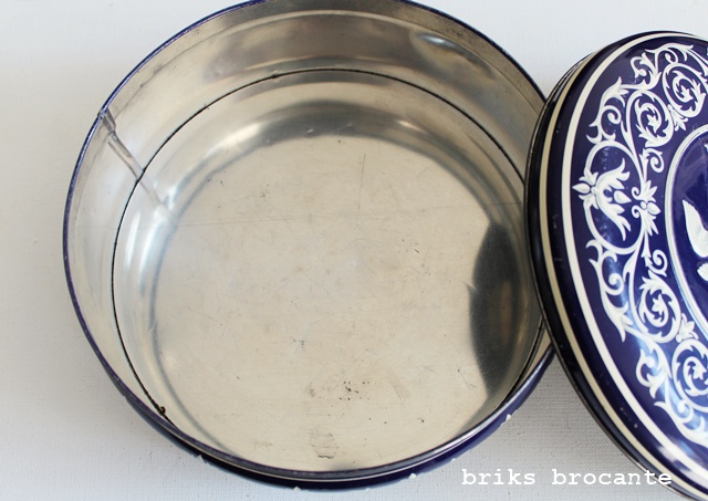 blik / koektrommel donkerblauw met engeltjes