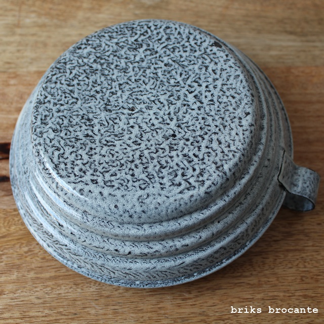 emaille blaker - grijs gewolkt