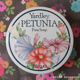 blikje Yardley Petunia