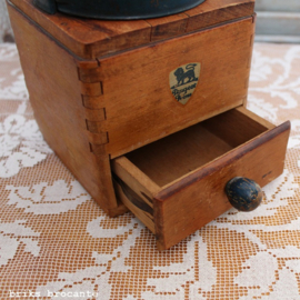 oude koffiemolen Peugeot