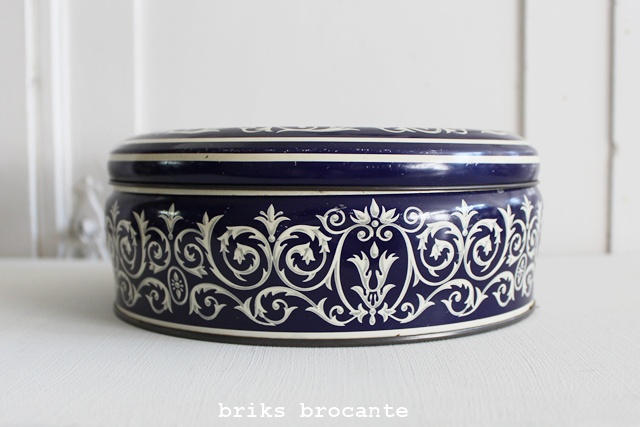 blik / koektrommel donkerblauw met engeltjes