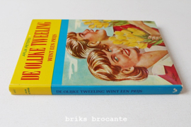 De olijke tweeling wint een prijs