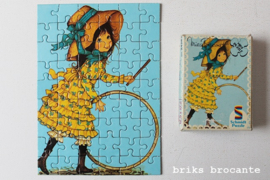 mini puzzle Miss Petticoat