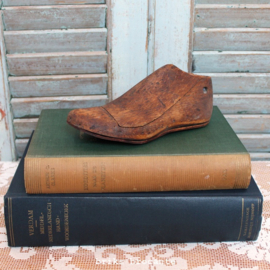 oude houten schoenleest kind