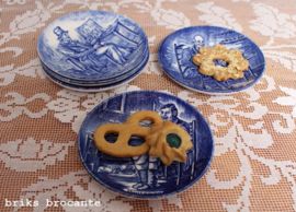 5 x Wedgwood petit four bordjes