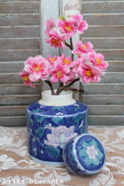 gemberpot - blauw met roze bloem