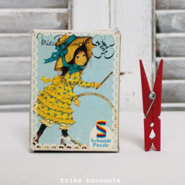 mini puzzle Miss Petticoat