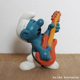 smurf met gitaar