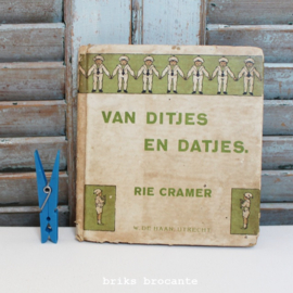 Van ditjes en datjes. - Rie Cramer