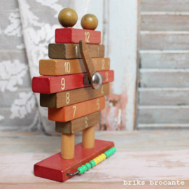 oude houten speelklok-puzzel