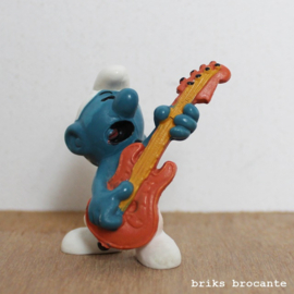 smurf met gitaar