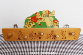 houten kinderkapstok kabouters met elfje