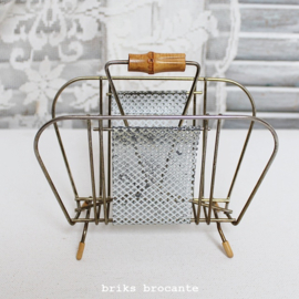 metalen brievenstandaard
