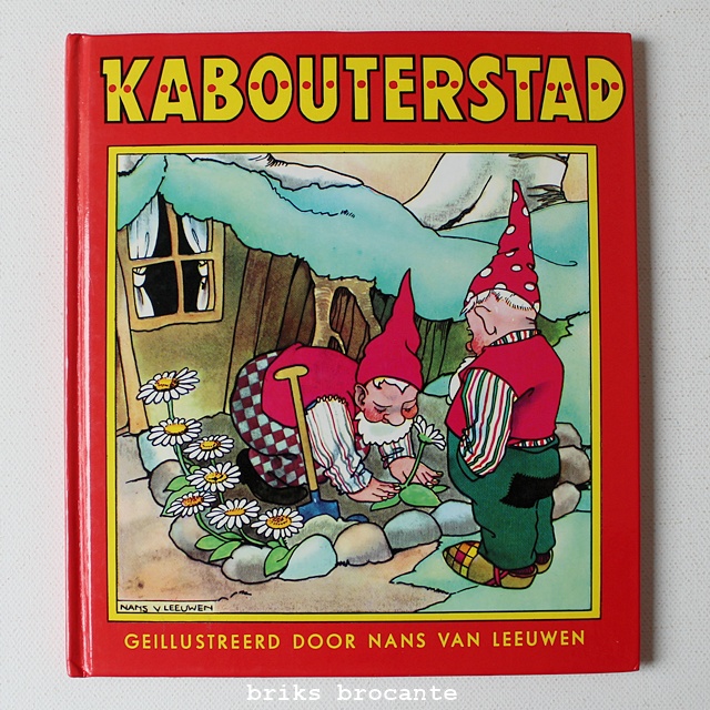 BOEKEN & PAPIERWAREN