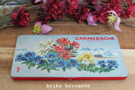 vintage blikje Caran d'Ache