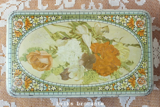 blik bloemen met mozaïek