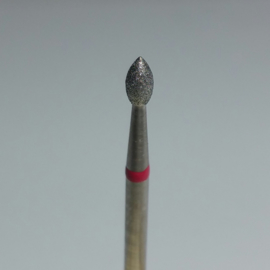 Korneliya Frees Bitje Diamant Druppel Rood 1,8 mm