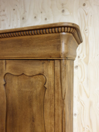Antieke sobere landelijke eikenhouten Biedermeier kast