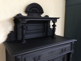 Antieke vertico / meidenkast met opstand "Pure Black"