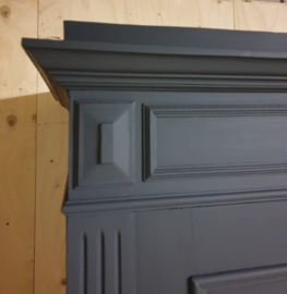 Antieke linnenkast Railings Farrow and Ball