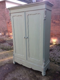 Grote hoge antieke Biedermeier linnenkast "olive green"