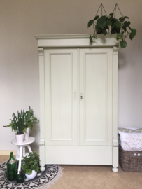 Antieke stoere landelijke kast "mystique green" groen