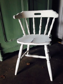 Witte brocante stoelen