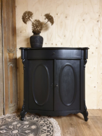 Antieke commode / dienstmeidenkastje "Pure Black"