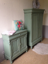 Biedermeier kinderkamer commode / linnenkast "Olive green"