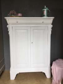 Antieke brocante landelijke Franse meidenkast "pure white"