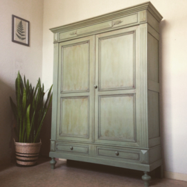 Antieke grote Franse kast "Olive green" groen