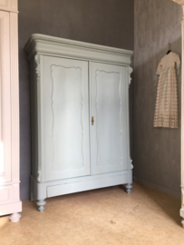 Antieke brocante Biedermeier linnenkast "Mineral Grey" vergrijsd blauw