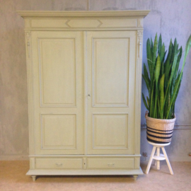 Antieke brocante landelijke kast / hangkast "Agate" pastelgroen