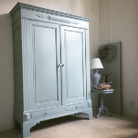 Antieke landelijke grote Franse kast "Mineral grey"