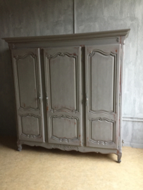 Brocante stoere sobere landelijke  3-deurskast "Greystone"