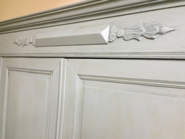 Antieke landelijke grote Franse kast "Mineral grey"