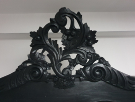 Antieke Biedermeier kuifkast in de kleur "Pure black" zwart