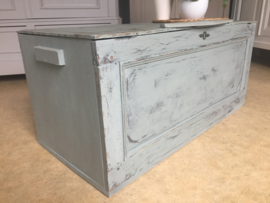 Oude sloophouten kist / salontafel "mineral grey"